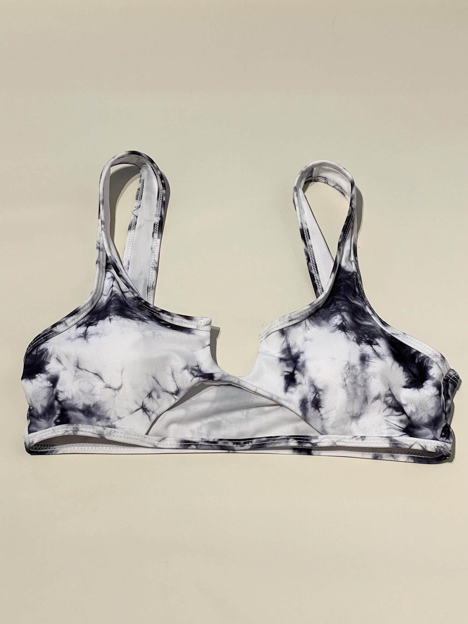 Zaful Grey Tie Dye Cutout Bikini Swim Top - Medium – Le Prix