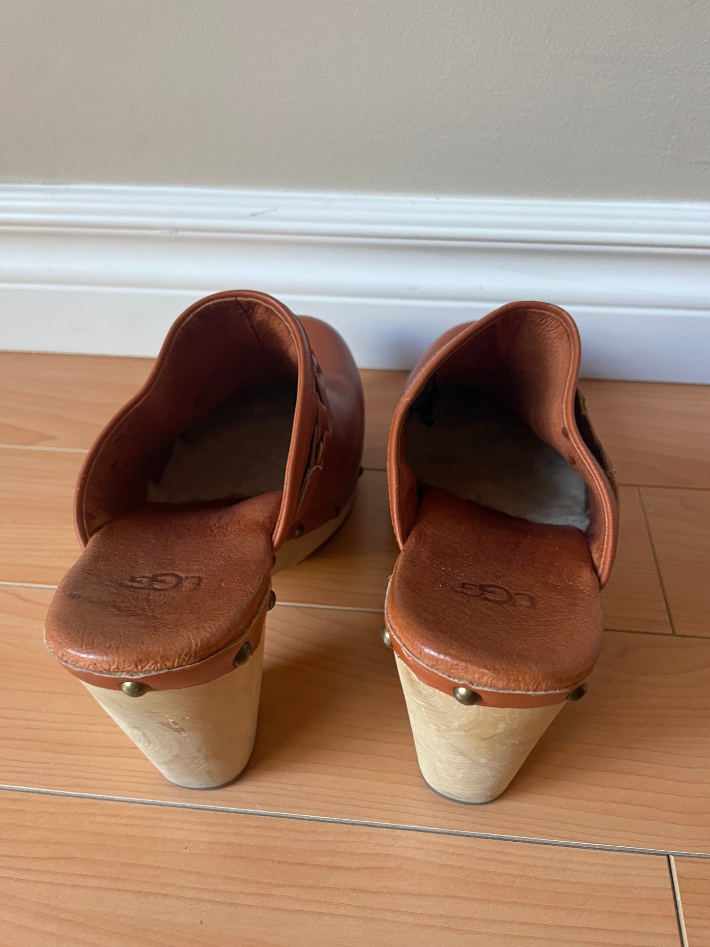 Ugg Kaylee Caramel Leather Platform Clogs - Size 8