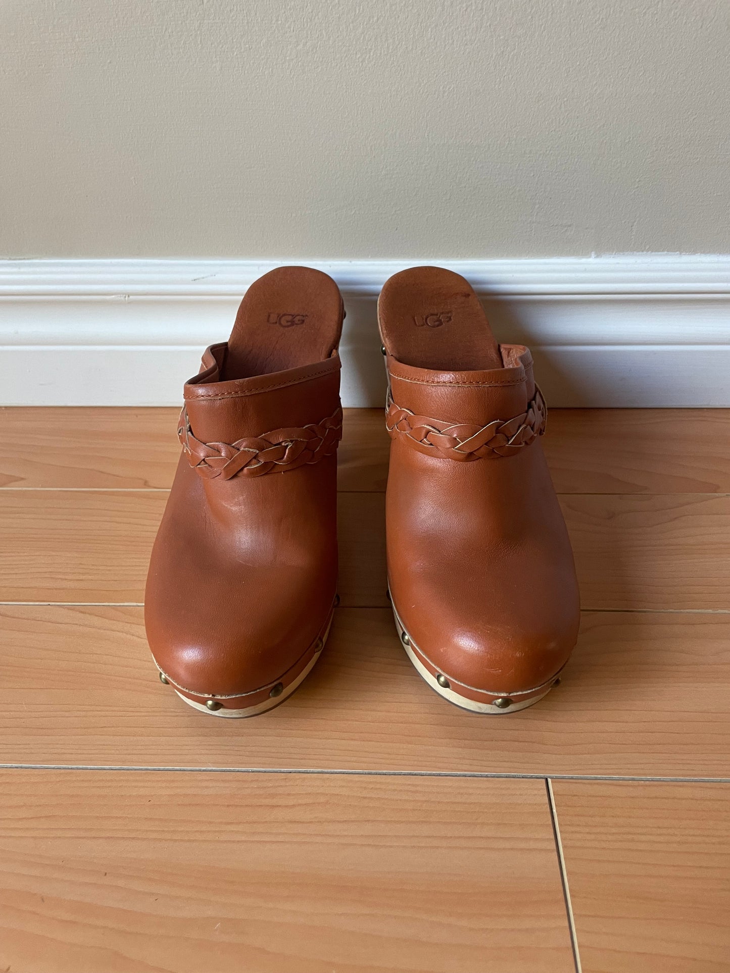 Ugg Kaylee Caramel Leather Platform Clogs - Size 8