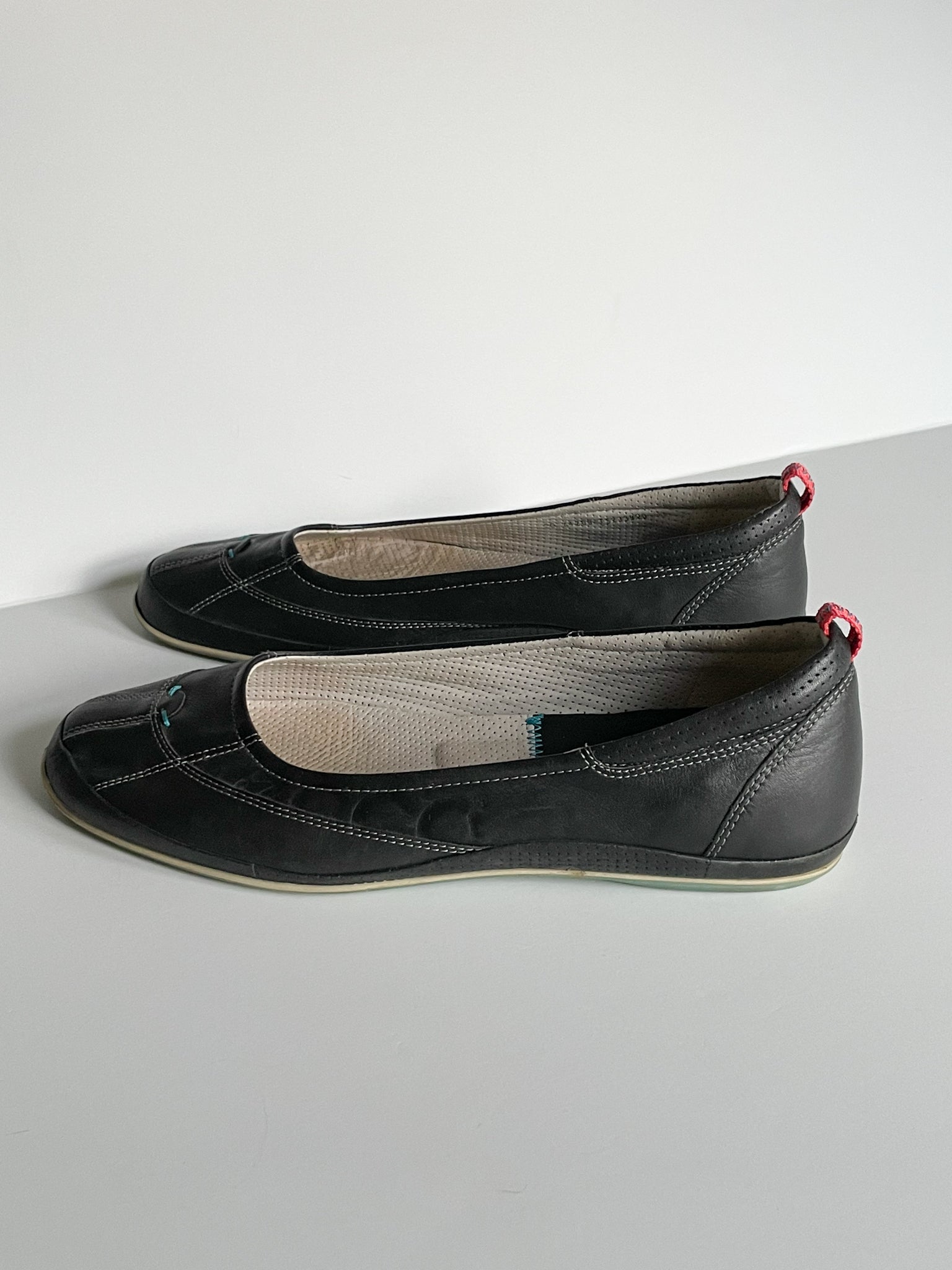 Ecco patent cheap leather flats