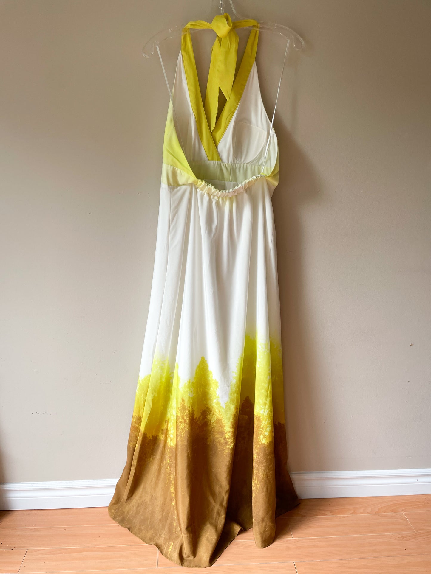 Jessica Simpson Yellow Brown Forest Backless Halter Maxi Dress -  Size 8