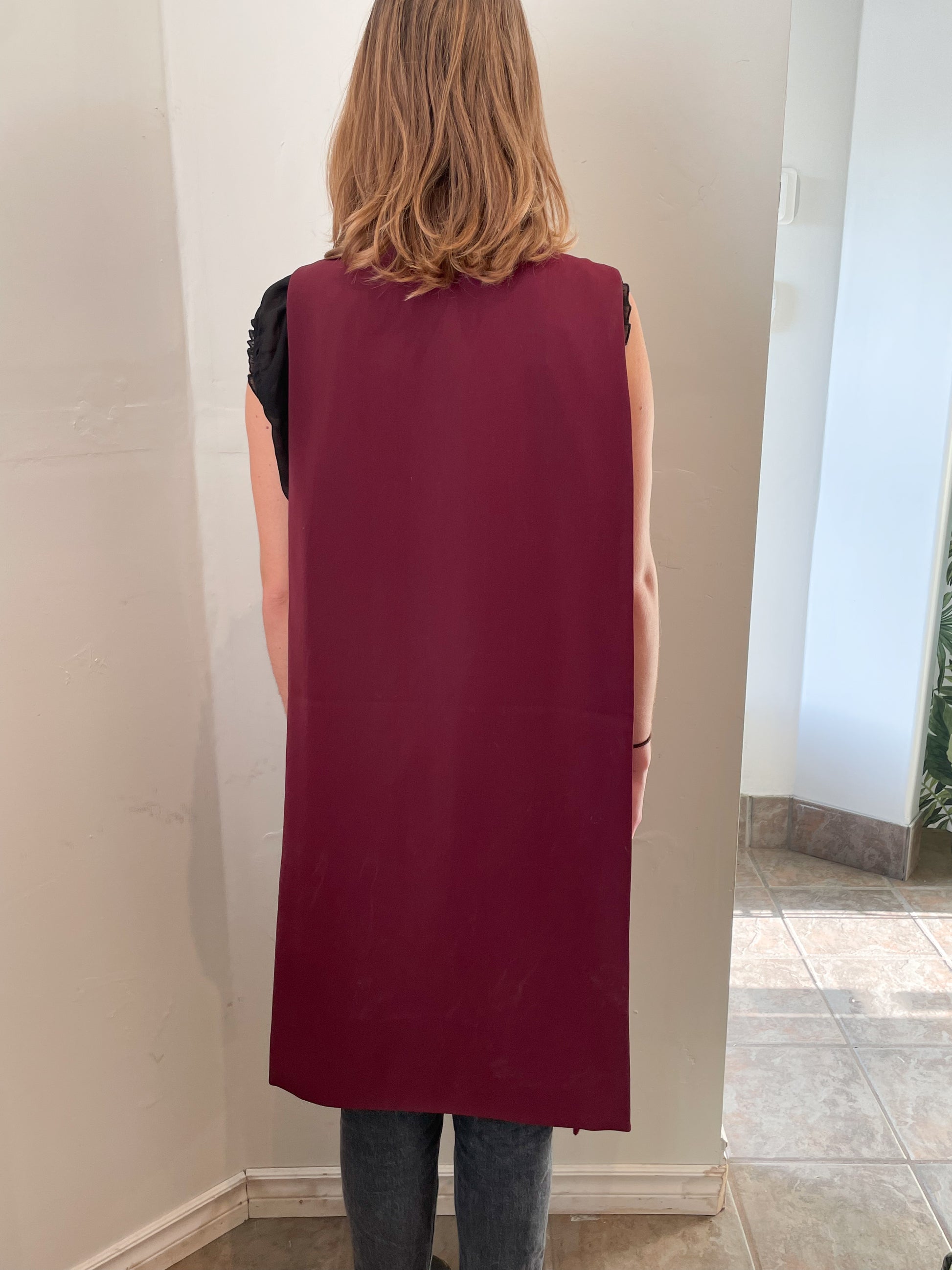 Melanie Lyne Burgundy Cutout Vest - S/M – Le Prix Fashion & Consulting