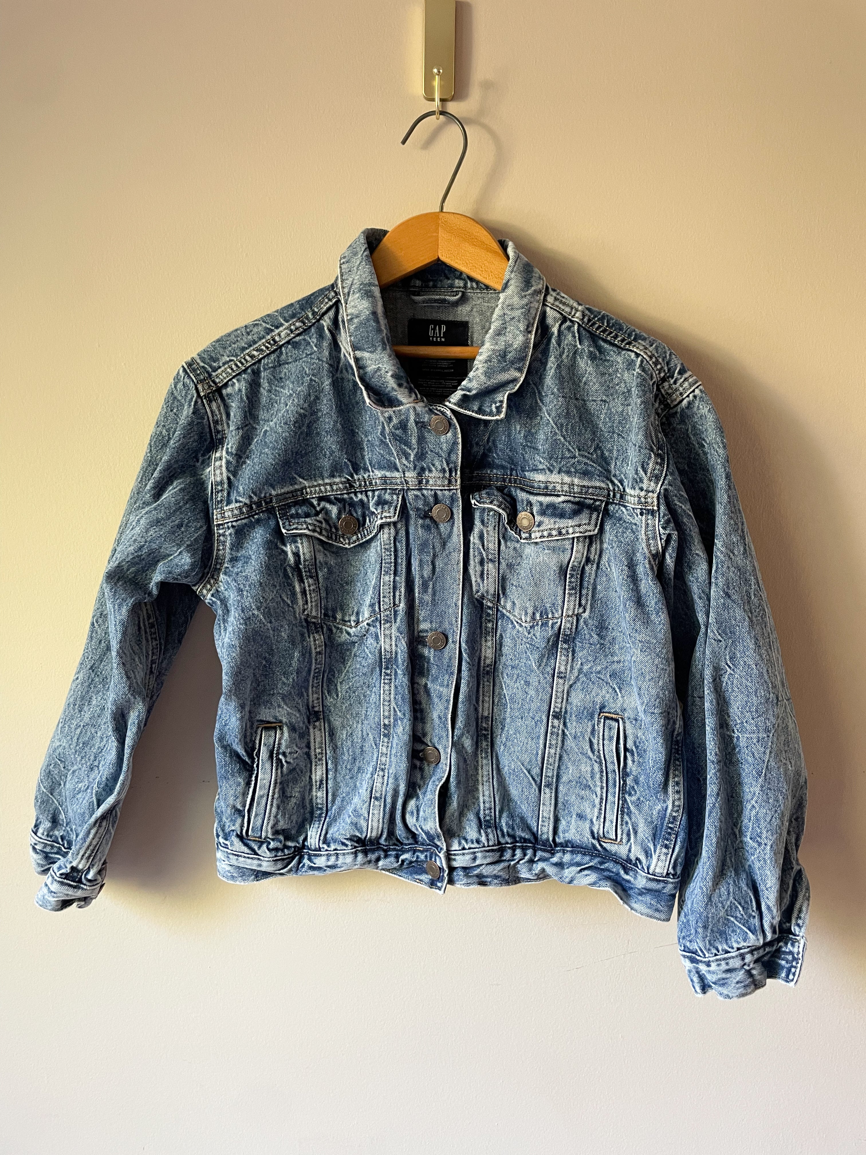 Cropped acid wash denim jacket hotsell