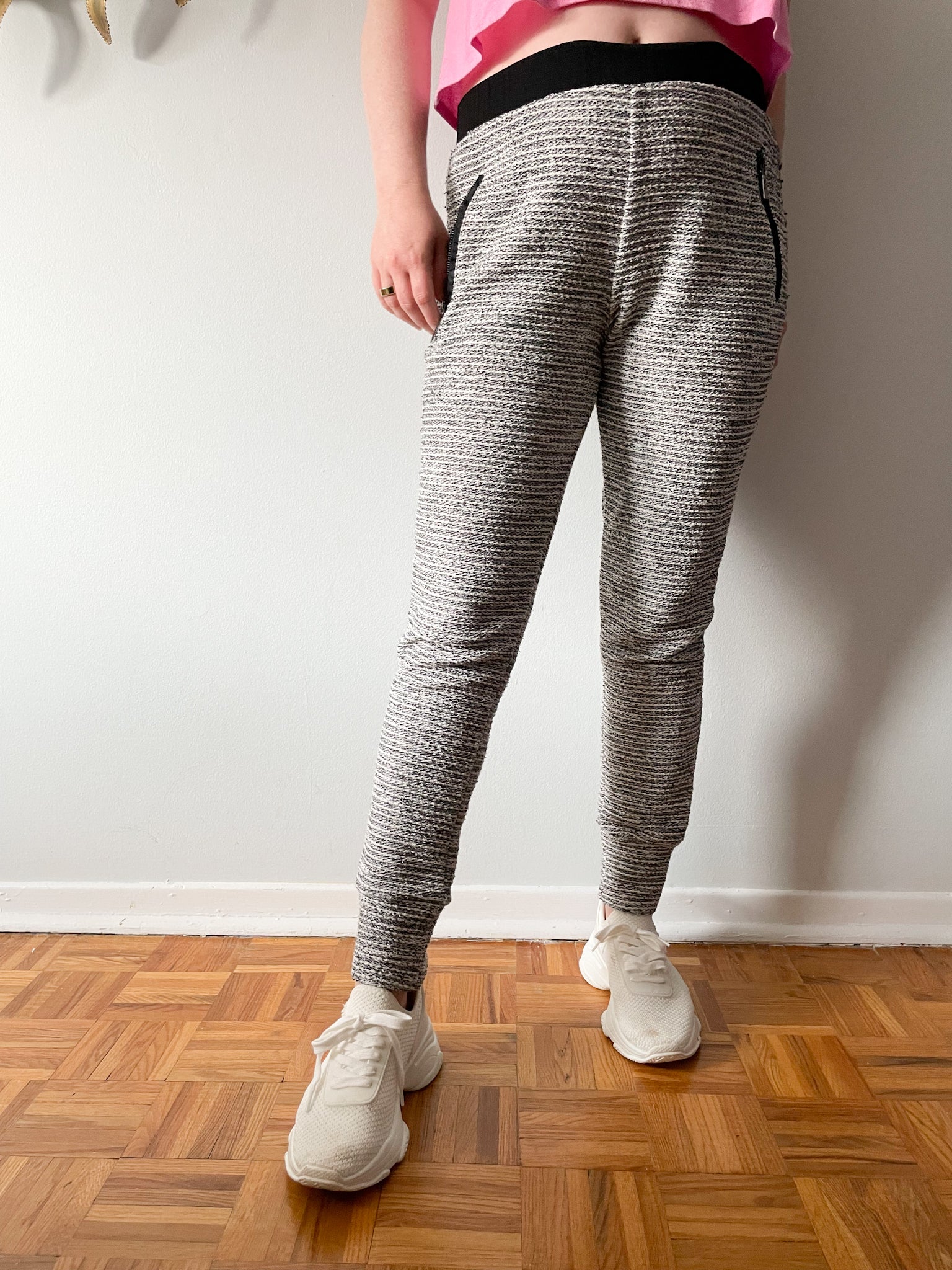 Covet Grey Tweed Striped Metallic High Rise Jogger Pants - Medium – Le Prix  Fashion & Consulting