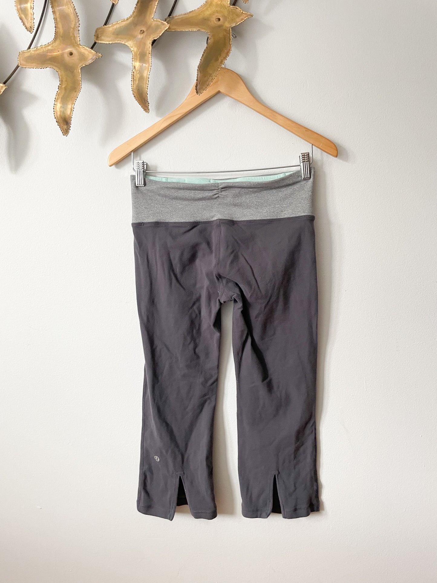 Lululemon On the Fly Pant size 4 Wee Are From Space Nimbus Battleship NWT  Stripe