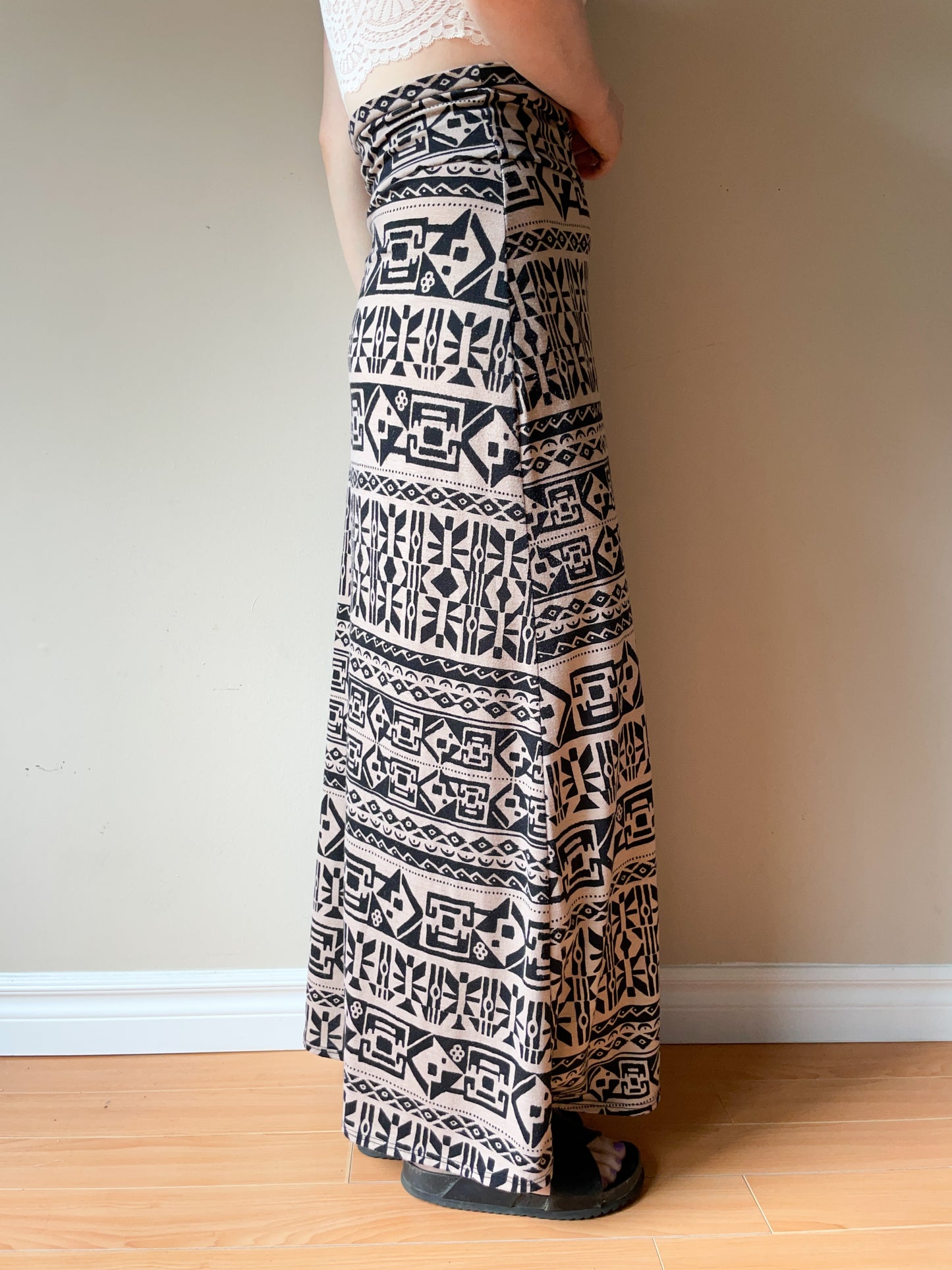 Promesa Camel Black Graphic Maxi Knit Skirt - S/M