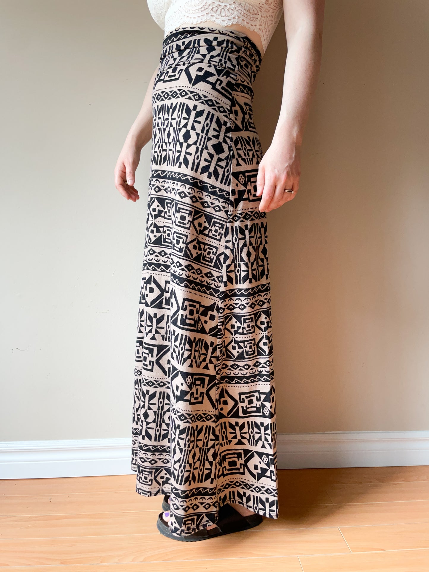 Promesa Camel Black Graphic Maxi Knit Skirt - S/M