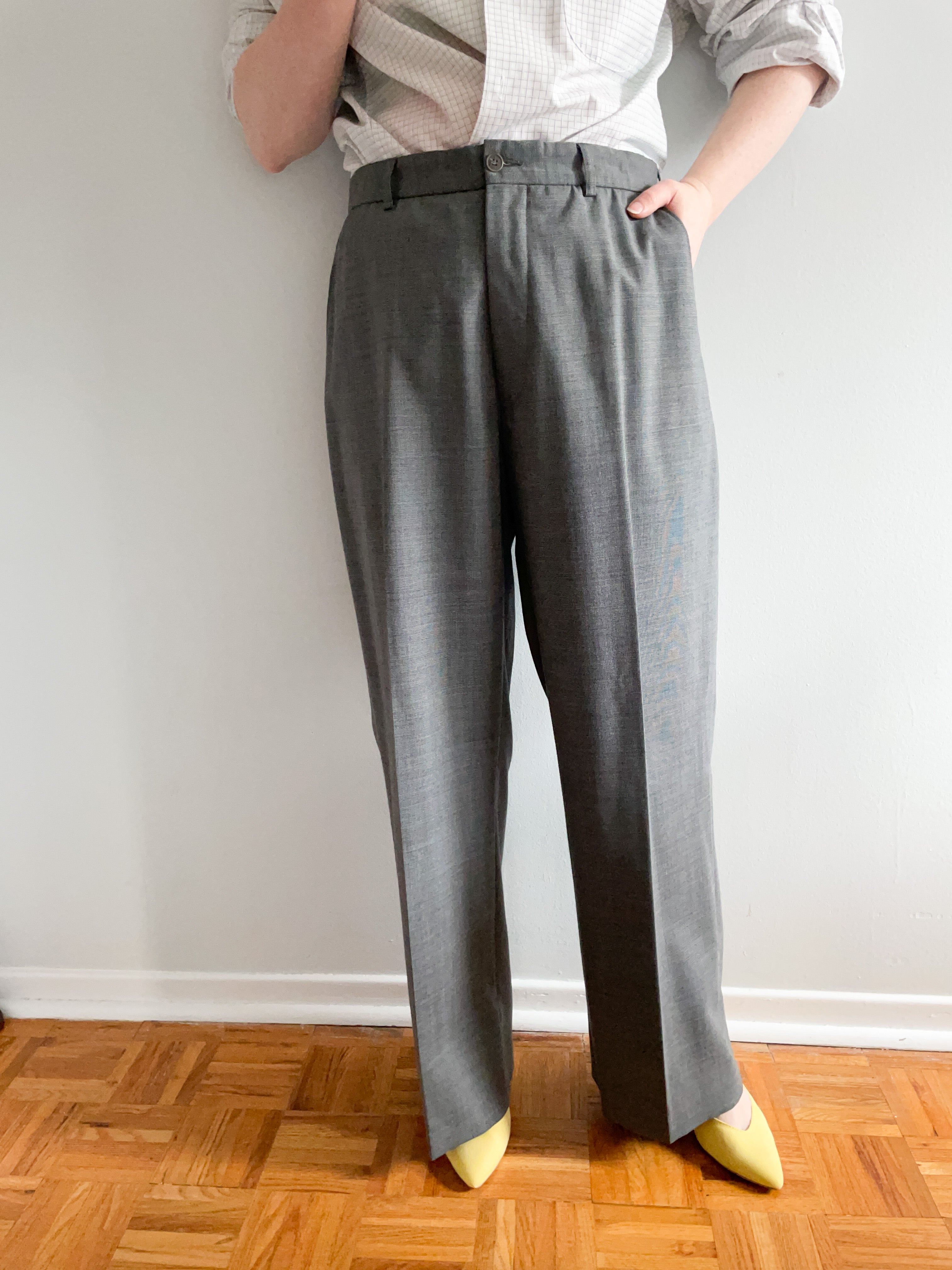 Bertoni Grey Straight Leg Pants- Large – Le Prix Fashion & Consulting