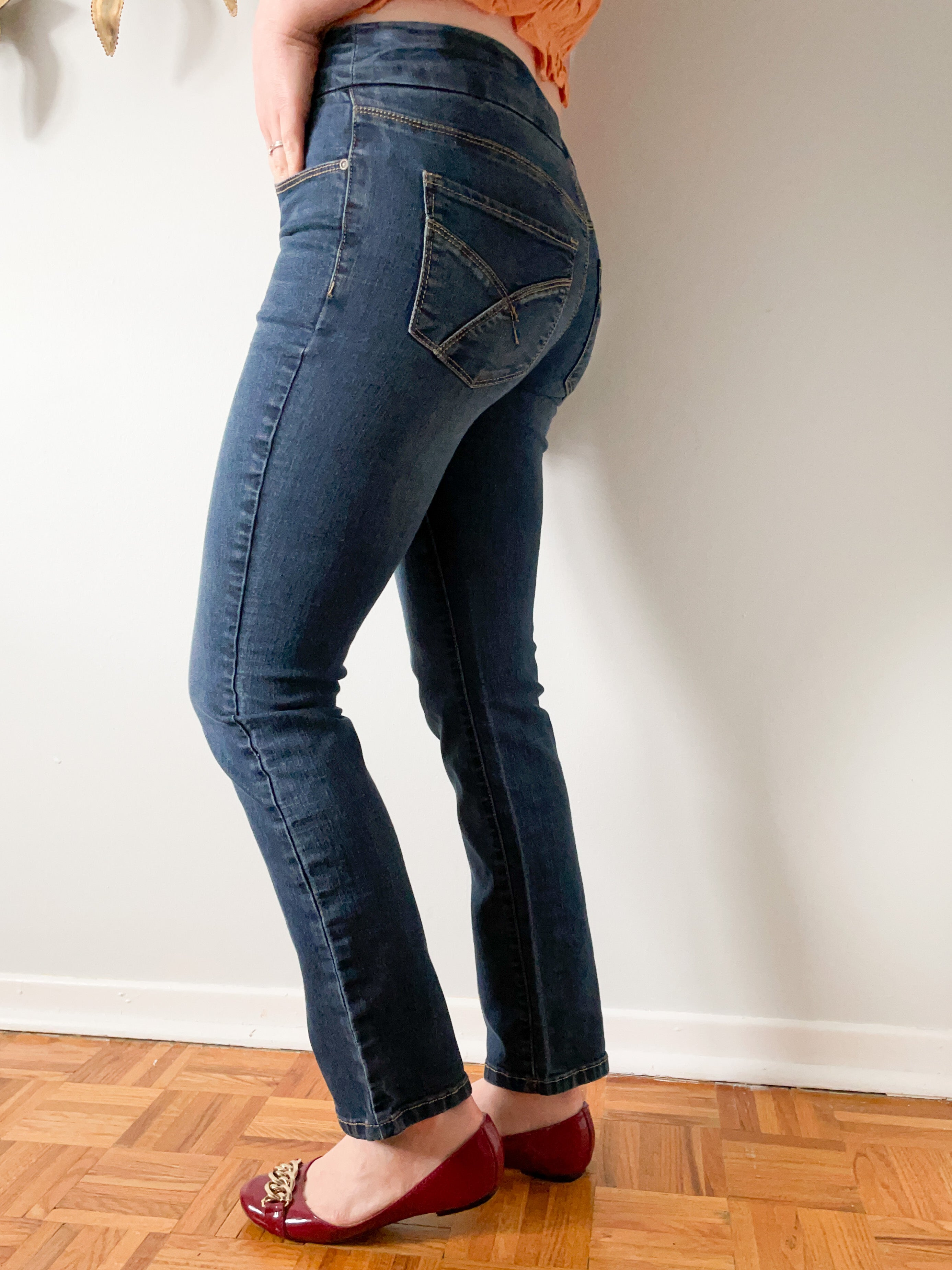 Levi's pull on hot sale straight leg jeans