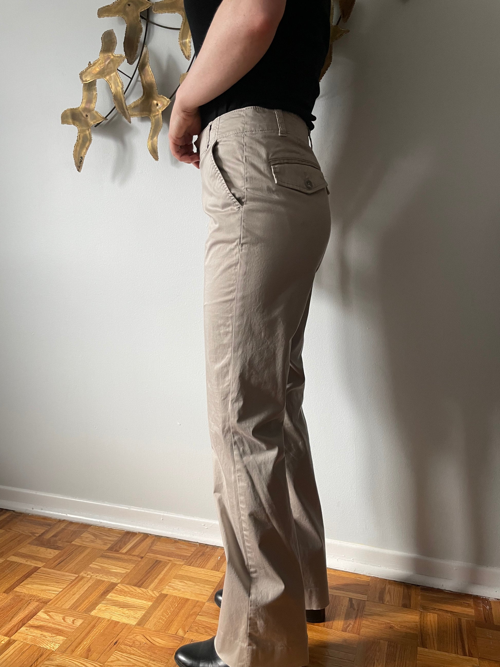 Banana Republic Martin Fit Beige Cotton Straight Leg Pants - Size 4 – Le  Prix Fashion & Consulting