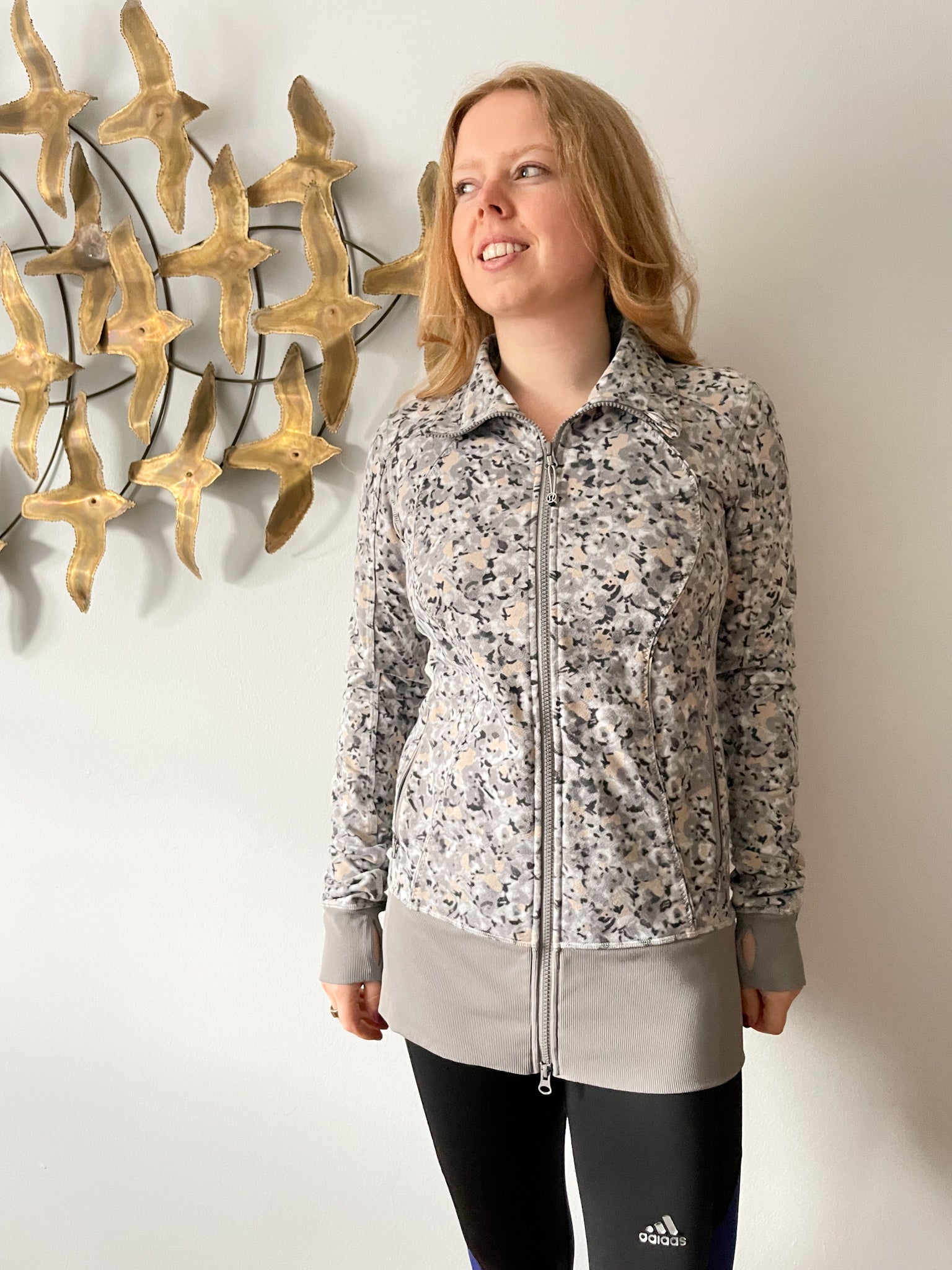 Lululemon Grey Beige Dotted InStill Workout Zipper Jacket - Size 8 – Le  Prix Fashion & Consulting