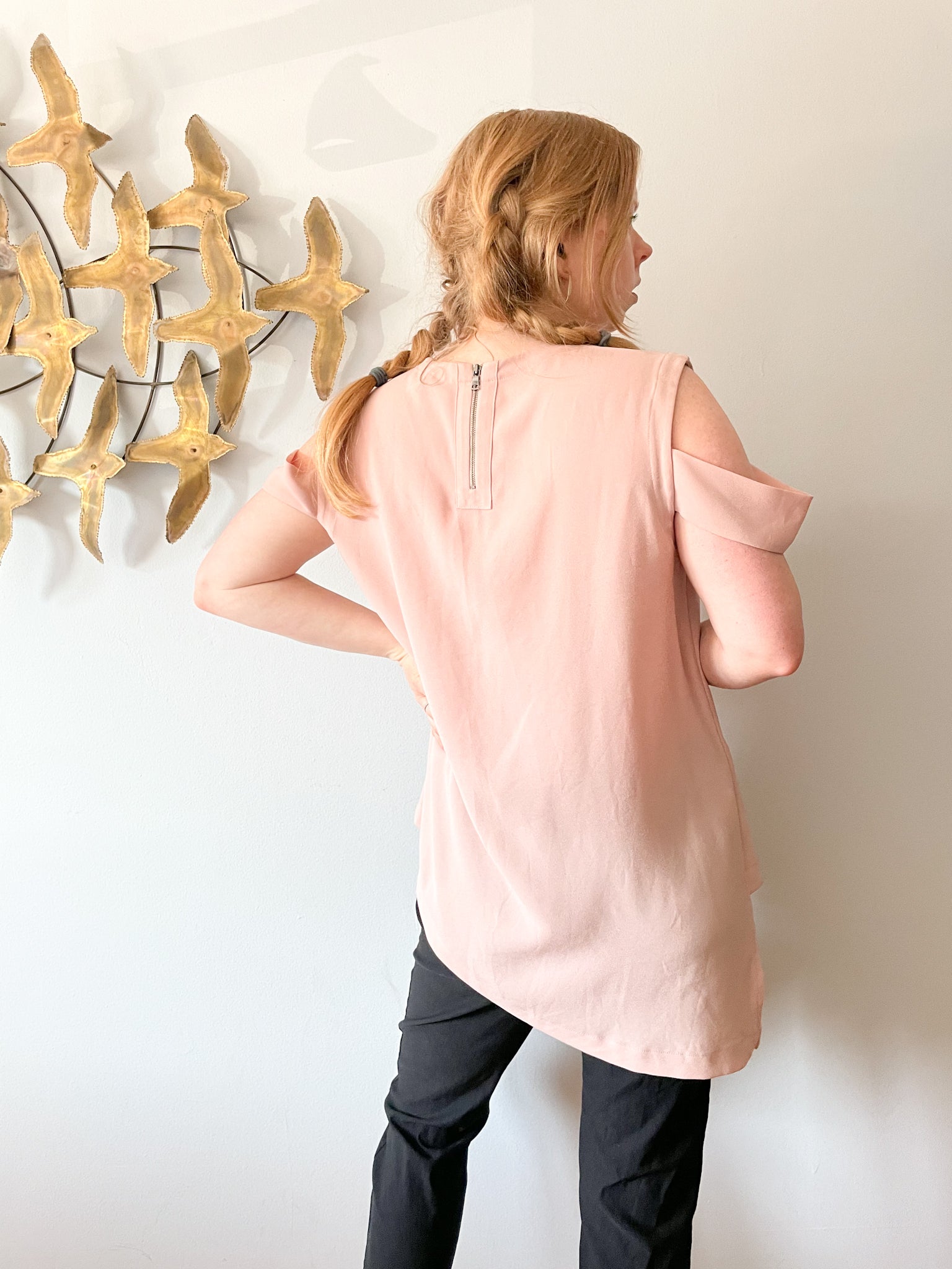 BCBGMAXAZRIA Blush Asymmetrical Shoulder Cutout Tunic Top Large