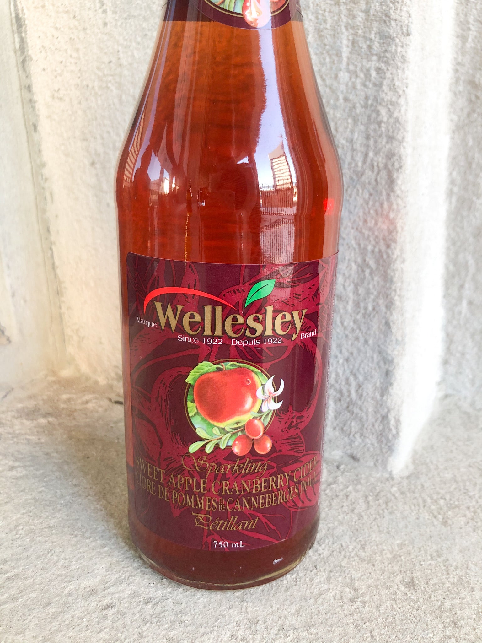 Wellesley Sparkling Sweet Apple Cranberry Cider 750ml - Preservative F ...